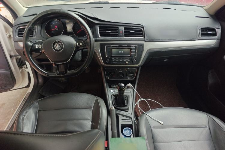 Used Volkswagen Lavida 2017 1.6L Manual Comfort Edition Center Console