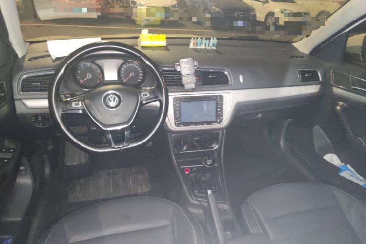 Used Volkswagen Lavida 2017 1.6L Manual Comfort Edition Center Console