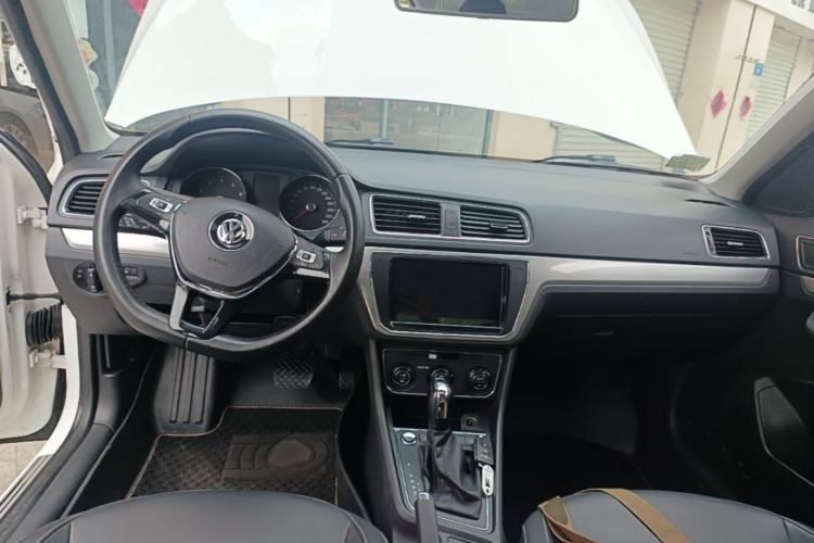 Used Volkswagen Lavida 2017 230TSI DSG Comfort Edition Center Console