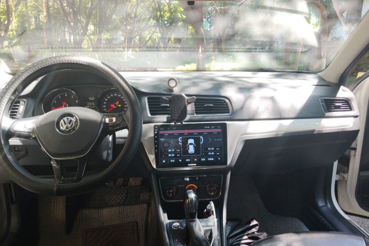 Used Volkswagen Lavida 2017 230TSI DSG Comfort Edition Center Console