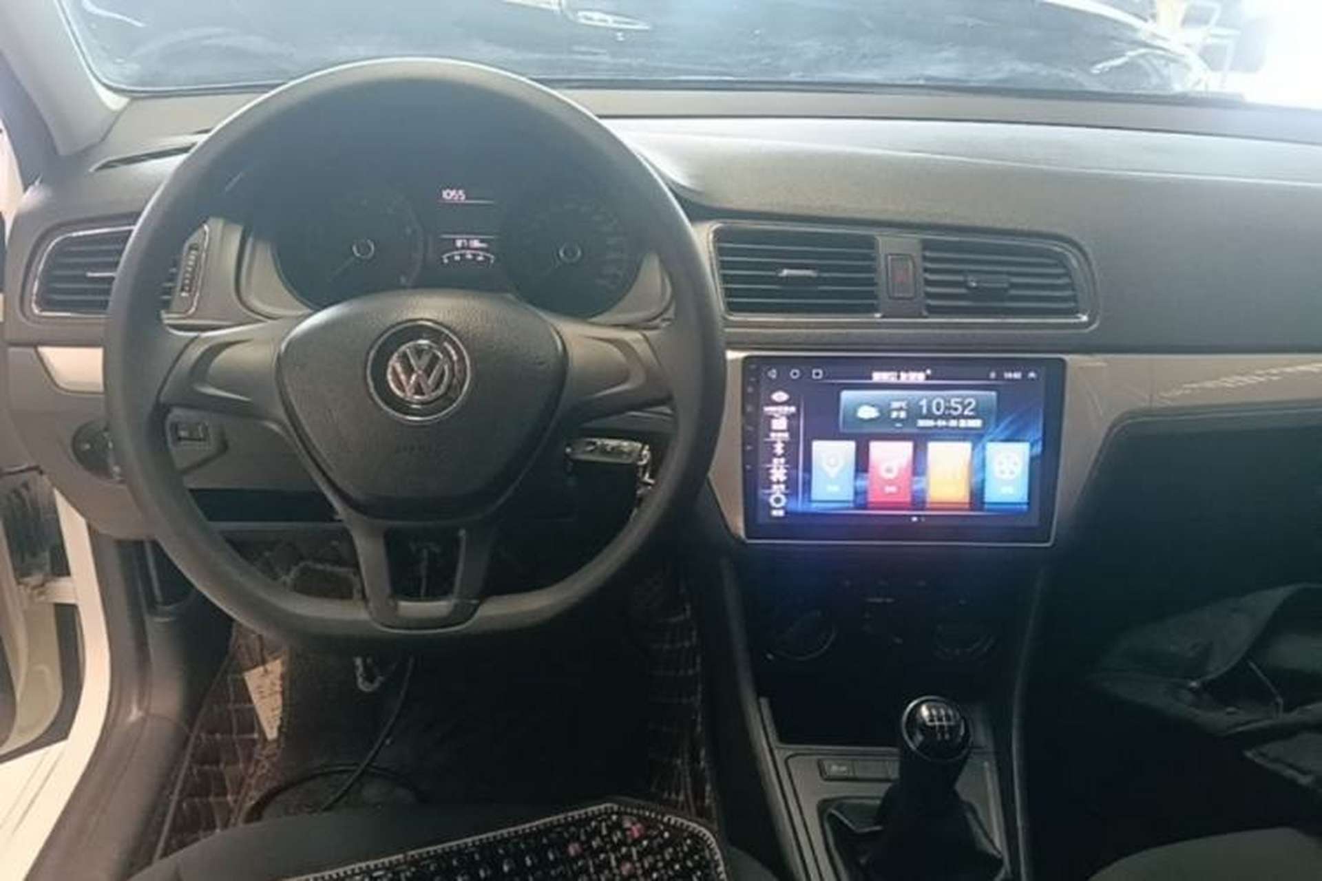 Used Volkswagen Lavida 2017 1.6L Manual Fashion Edition Center Console
