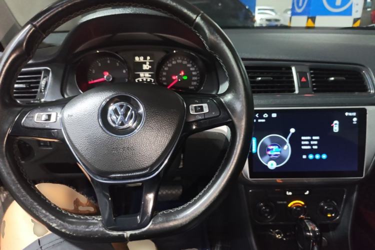 Used Volkswagen Lavida 2017 230TSI DSG Comfort Edition Center Console