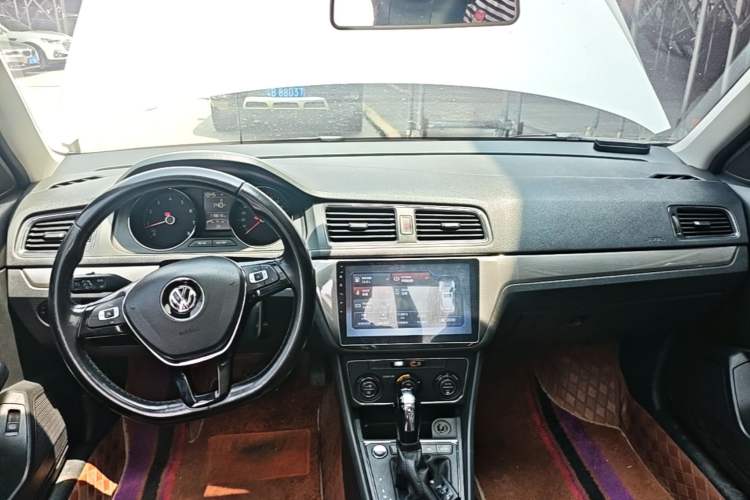Used Volkswagen Lavida 2017 230TSI DSG Comfort Edition Center Console