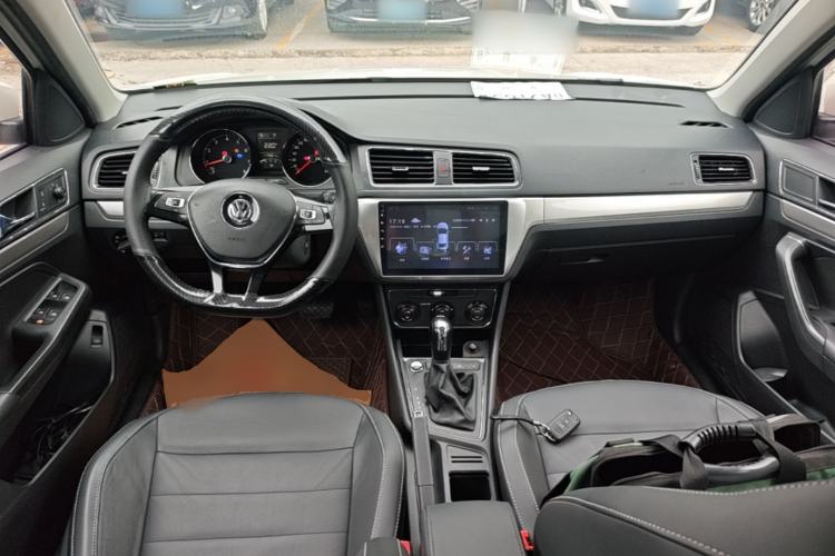 Used Volkswagen Lavida 2017 230TSI DSG Comfort Edition Center Console
