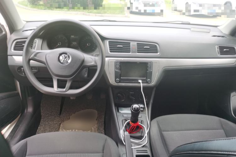 Used Volkswagen Lavida 2017 1.6L Manual Fashion Edition Center Console