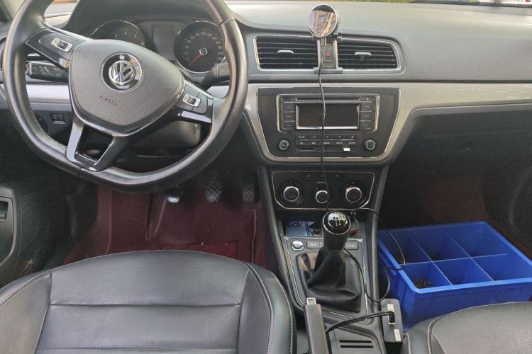 Used Volkswagen Lavida 2017 1.6L Manual Comfort Edition Center Console