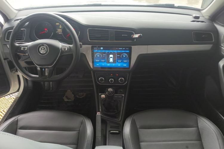 Used Volkswagen Lavida 2017 1.6L Manual Comfort Edition Center Console