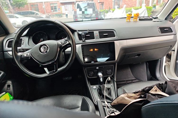 Used Volkswagen Lavida 2017 230TSI DSG Comfort Edition Center Console