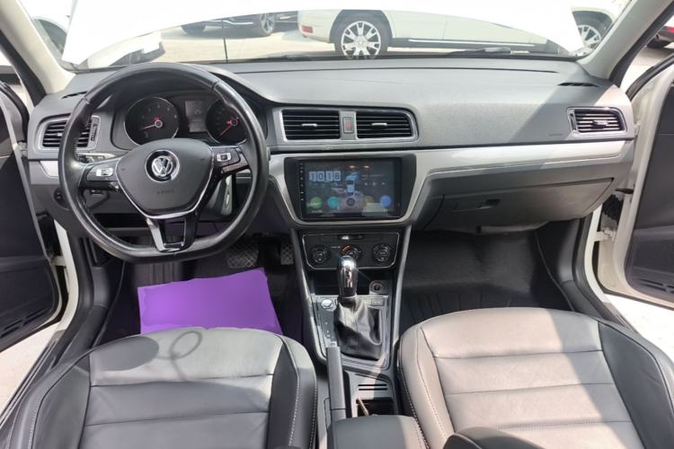 Used Volkswagen Lavida 2017 230TSI DSG Comfort Edition Center Console