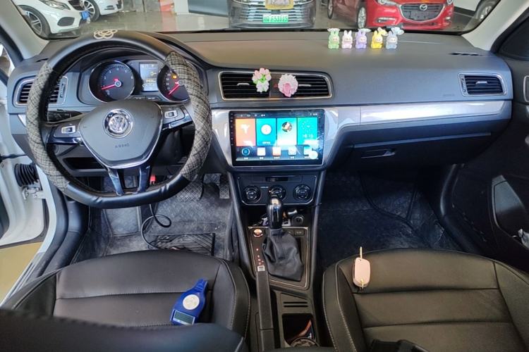 Used Volkswagen Lavida 2017 230TSI DSG Comfort Edition Center Console