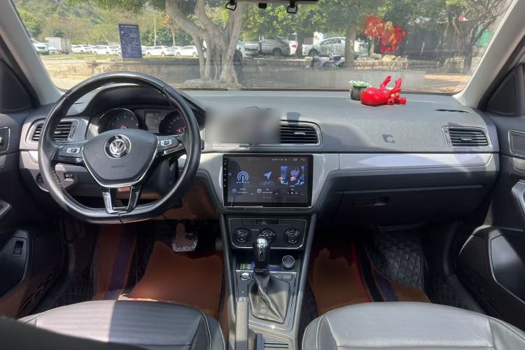 Used Volkswagen Lavida 2017 230TSI DSG Comfort Edition Center Console