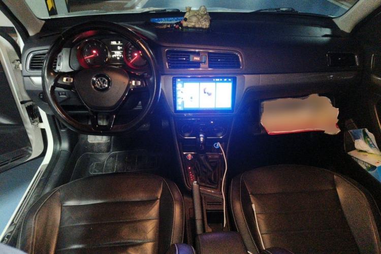 Used Volkswagen Lavida 2017 1.6L Automatic Comfort Edition Center Console