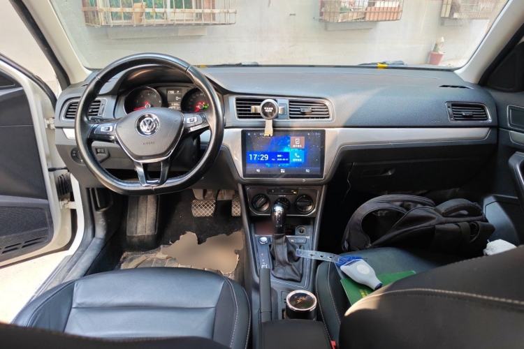 Used Volkswagen Lavida 2017 1.6L Automatic Comfort Edition Center Console
