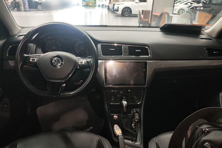 Used Volkswagen Lavida 2017 230TSI DSG Comfort Edition Center Console