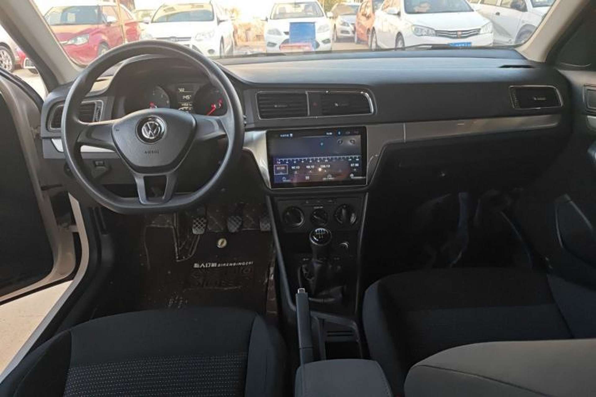 Used Volkswagen Lavida 2017 1.6L Manual Fashion Edition Center Console