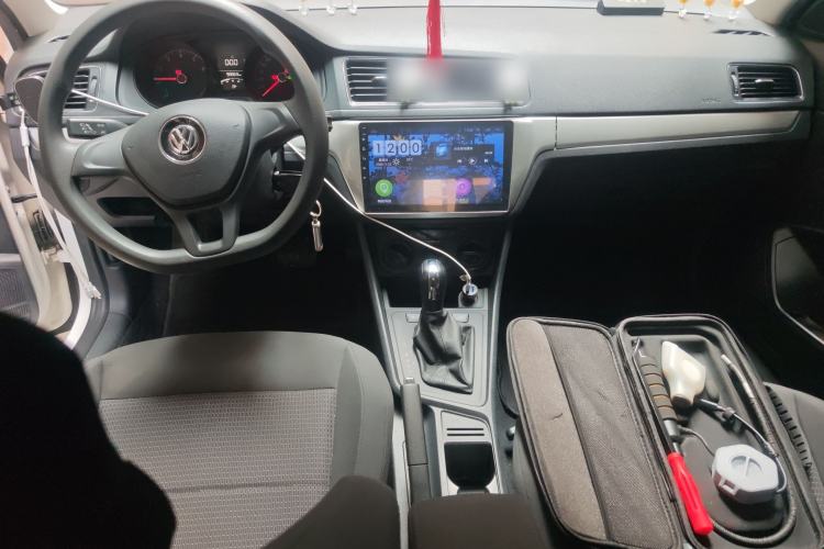 Used Volkswagen Lavida 2017 1.6L Automatic Fashion Edition Center Console
