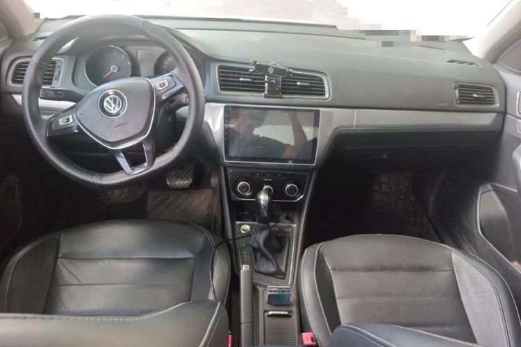 Used Volkswagen Lavida 2017 1.6L Automatic Comfort Edition Center Console