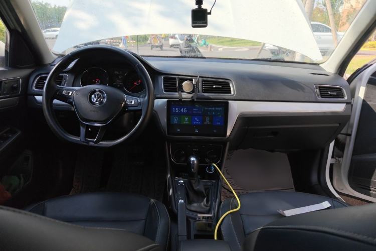 Used Volkswagen Lavida 2017 1.6L Automatic Comfort Edition Center Console