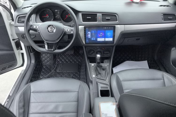 Used Volkswagen Lavida 2017 1.6L Automatic Comfort Edition Center Console