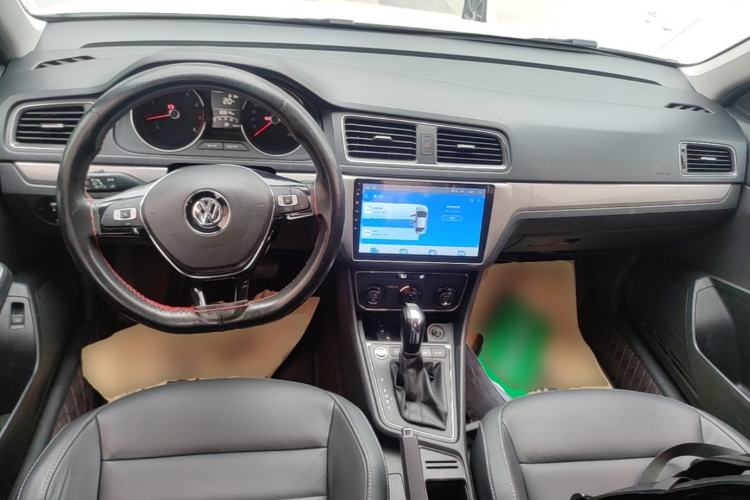 Used Volkswagen Lavida 2017 230TSI DSG Comfort Edition Center Console