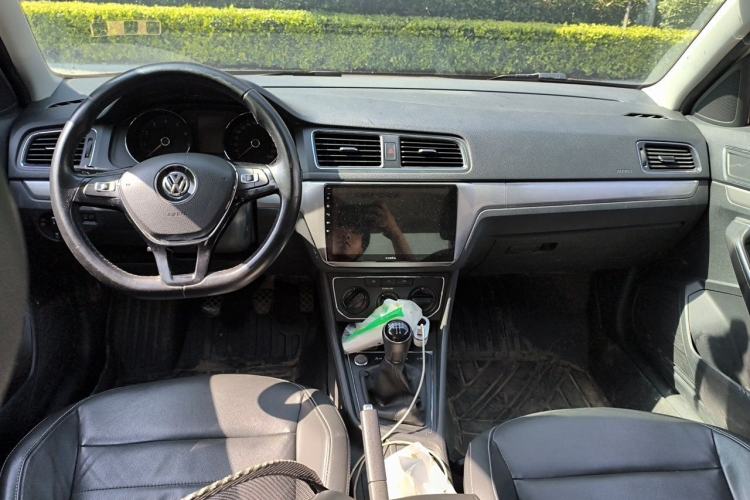 Used Volkswagen Lavida 2017 1.6L Manual Comfort Edition Center Console
