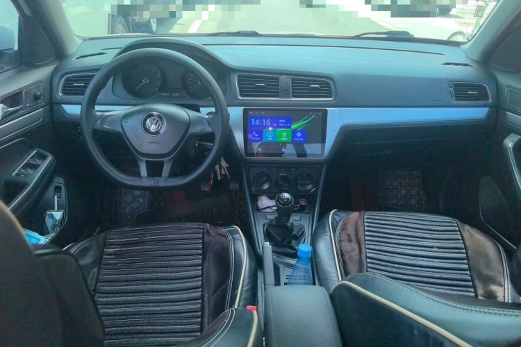 Used Volkswagen Lavida 2017 1.6L Manual Fashion Edition Center Console