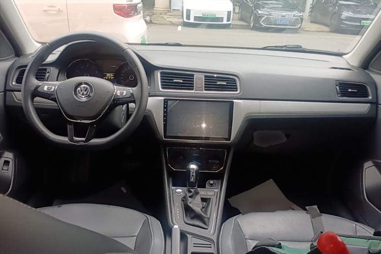 Used Volkswagen Lavida 2017 1.6L Automatic Comfort Edition Center Console