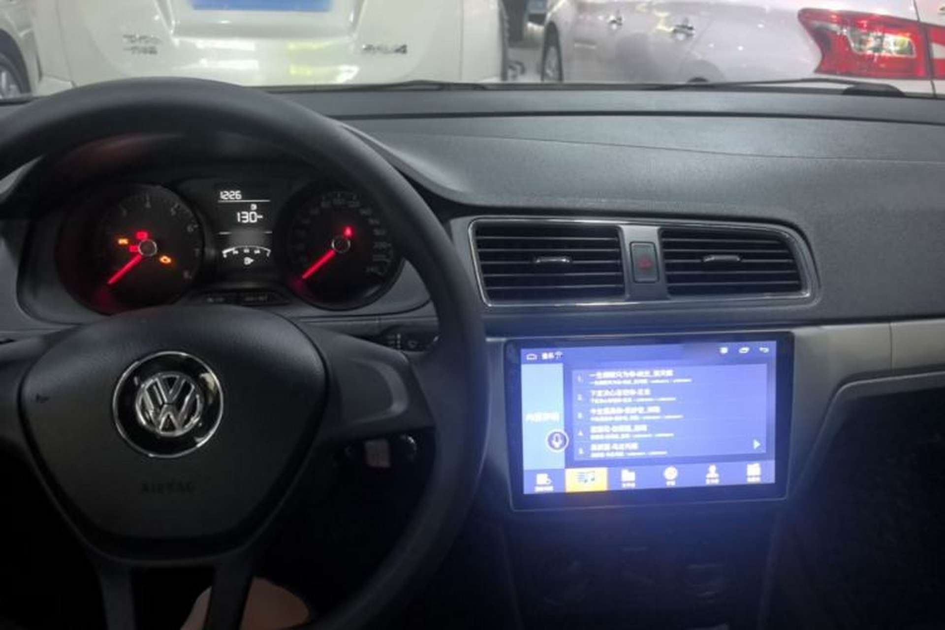 Used Volkswagen Lavida 2017 1.6L Manual Fashion Edition Center Console