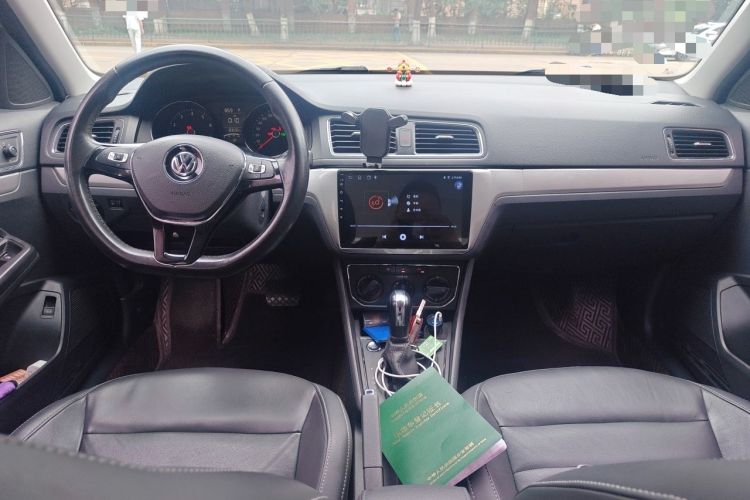 Used Volkswagen Lavida 2017 1.6L Automatic Comfort Edition Center Console