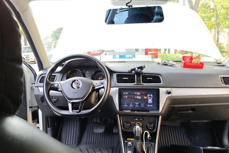 Used Volkswagen Lavida 2017 230TSI DSG Comfort Edition Center Console