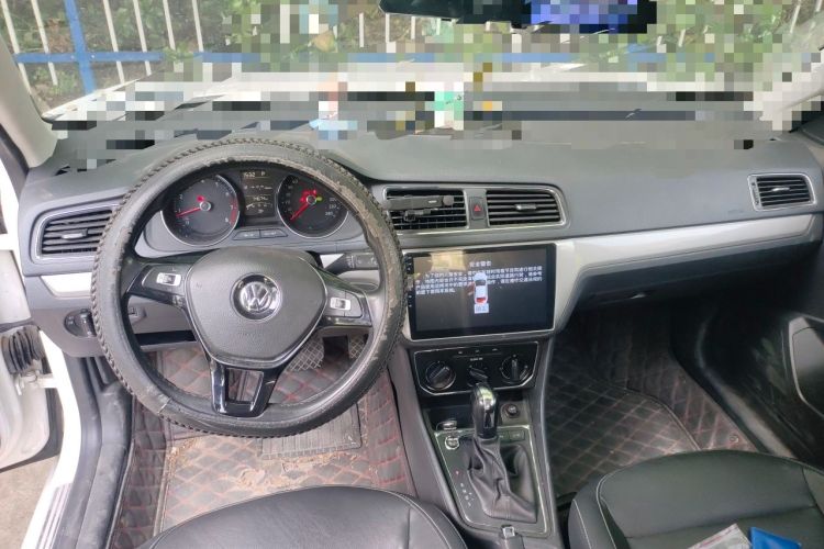 Used Volkswagen Lavida 2017 1.6L Automatic Comfort Edition Center Console