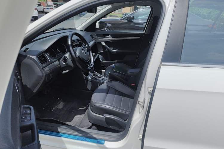 Used Volkswagen Lavida 2017 1.6L Automatic Comfort Edition Driver Seat