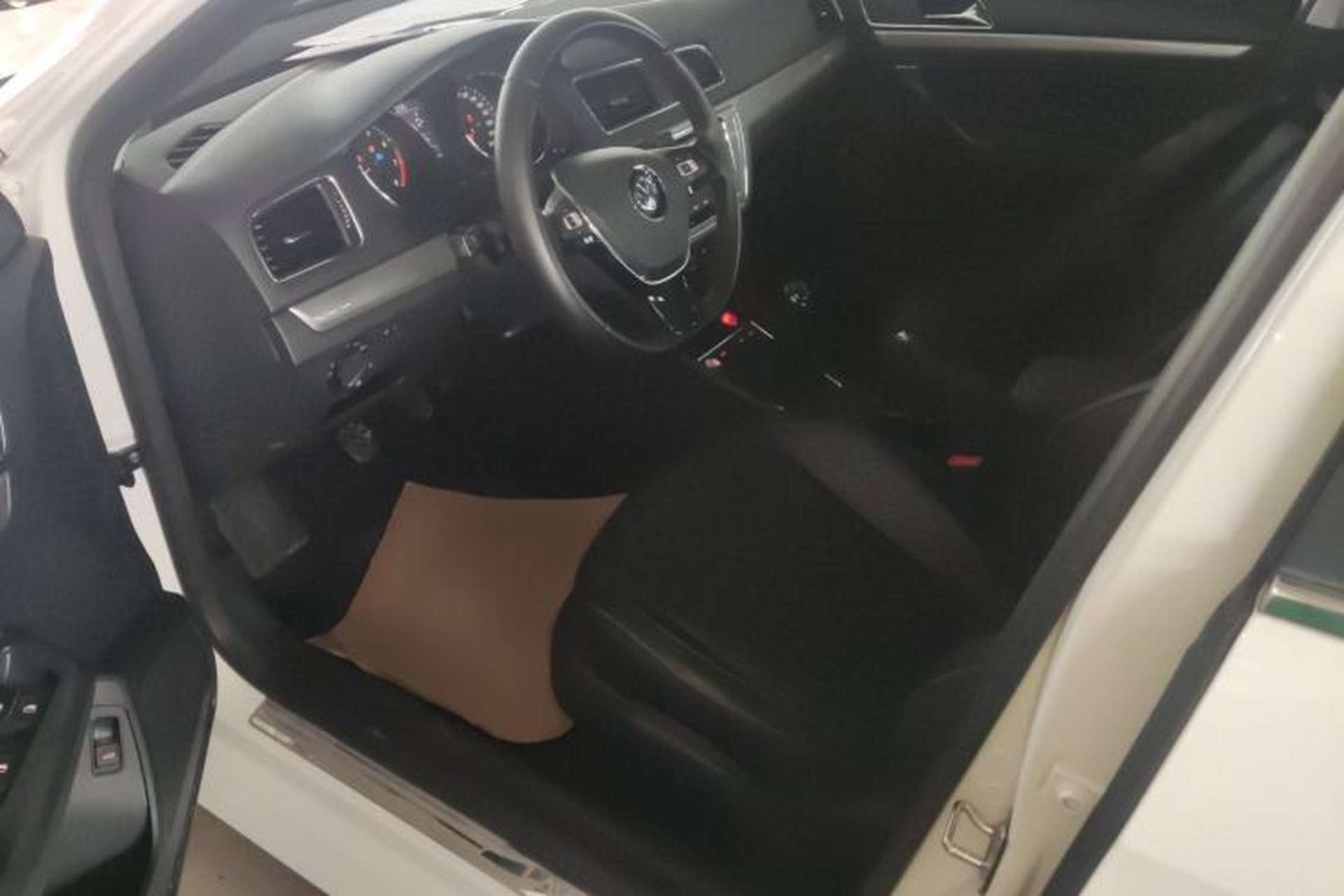 Used Volkswagen Lavida 2017 1.6L Manual Comfort Edition Driver Seat