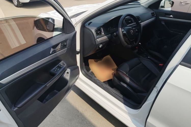 Used Volkswagen Lavida 2017 1.6L Automatic Fashion Edition Driver Seat