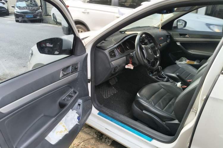 Used Volkswagen Lavida 2017 1.6L Automatic Comfort Edition Driver Seat