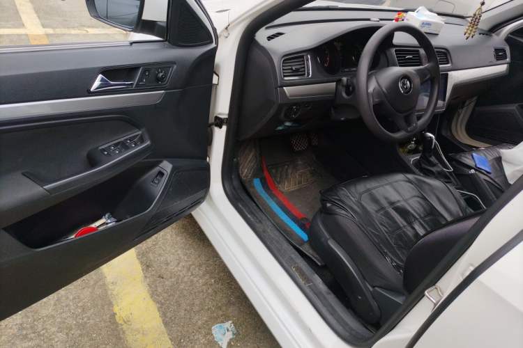 Used Volkswagen Lavida 2017 1.6L Automatic Fashion Edition Driver Seat