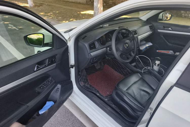 Used Volkswagen Lavida 2017 1.6L Automatic Fashion Edition Driver Seat