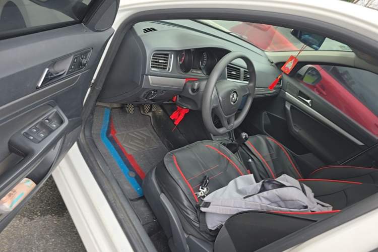 Used Volkswagen Lavida 2017 1.6L Manual Fashion Edition Driver Seat