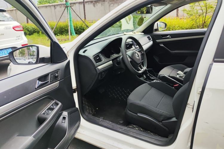 Used Volkswagen Lavida 2017 1.6L Automatic Fashion Edition Driver Seat
