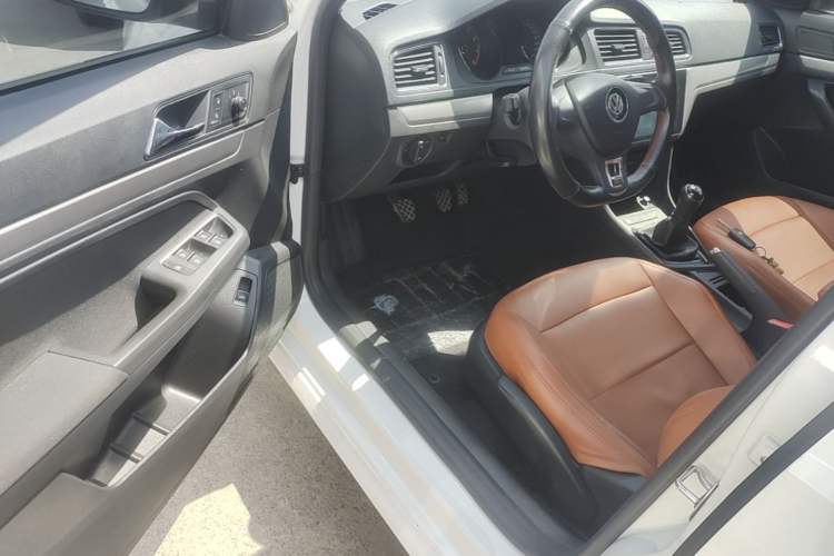 Used Volkswagen Lavida 2017 1.6L Manual Fashion Edition Driver Seat