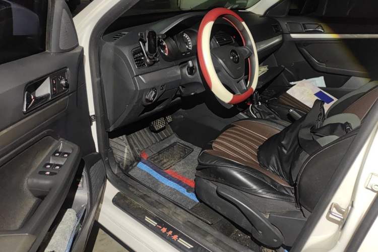 Used Volkswagen Lavida 2017 1.6L Automatic Fashion Edition Driver Seat