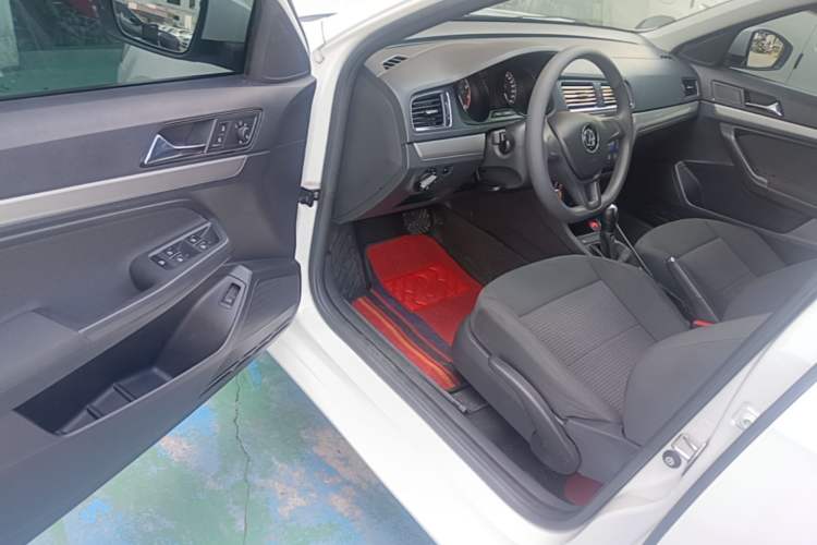 Used Volkswagen Lavida 2017 1.6L Automatic Fashion Edition Driver Seat
