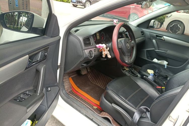 Used Volkswagen Lavida 2017 1.6L Automatic Fashion Edition Driver Seat