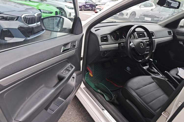Used Volkswagen Lavida 2017 1.6L Automatic Comfort Edition Driver Seat