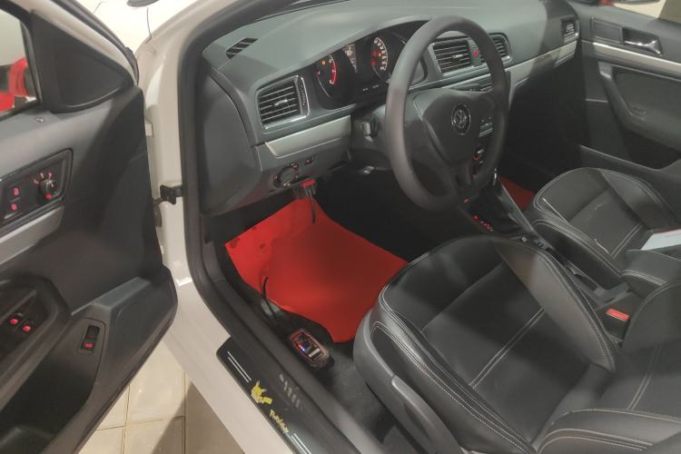 Used Volkswagen Lavida 2017 1.6L Automatic Fashion Edition Driver Seat