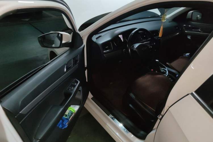 Used Volkswagen Lavida 2017 1.6L Automatic Comfort Edition Driver Seat