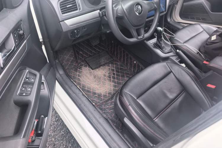 Used Volkswagen Lavida 2017 1.6L Automatic Fashion Edition Driver Seat