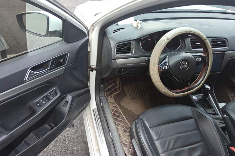 Used Volkswagen Lavida 2017 1.6L Automatic Comfort Edition Driver Seat