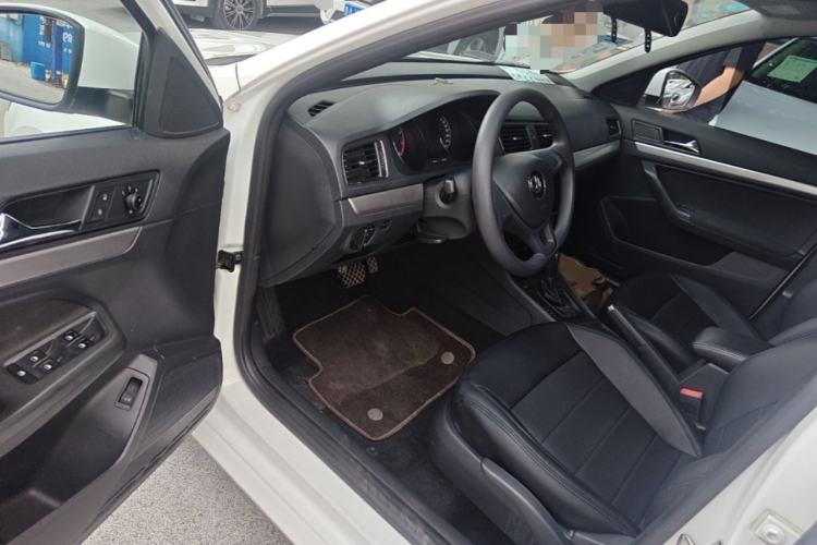 Used Volkswagen Lavida 2017 1.6L Automatic Fashion Edition Driver Seat