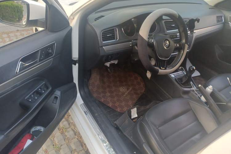 Used Volkswagen Lavida 2017 1.6L Manual Comfort Edition Driver Seat